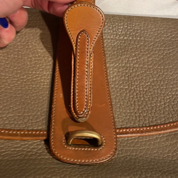 Vintage Dooney & Bourke Taupe All Weather Leather Crossbody - Picture 4 of 16